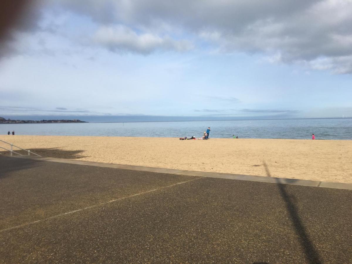One Bedroom Holiday Apartment Colwyn Bay Esterno foto